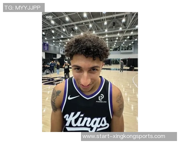 小萨德罗赞笑容满面拉文施罗德神情严肃国王新赛季定妆照震撼发布 小萨德罗赞笑容满面拉文施罗德神情严肃国王新赛季定妆照震撼发布