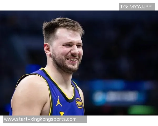 慈世平分享湖人亲子活动瞬间感谢东契奇詹姆斯与孙女合影留念 慈世平分享湖人亲子活动瞬间感谢东契奇詹姆斯与孙女合影留念